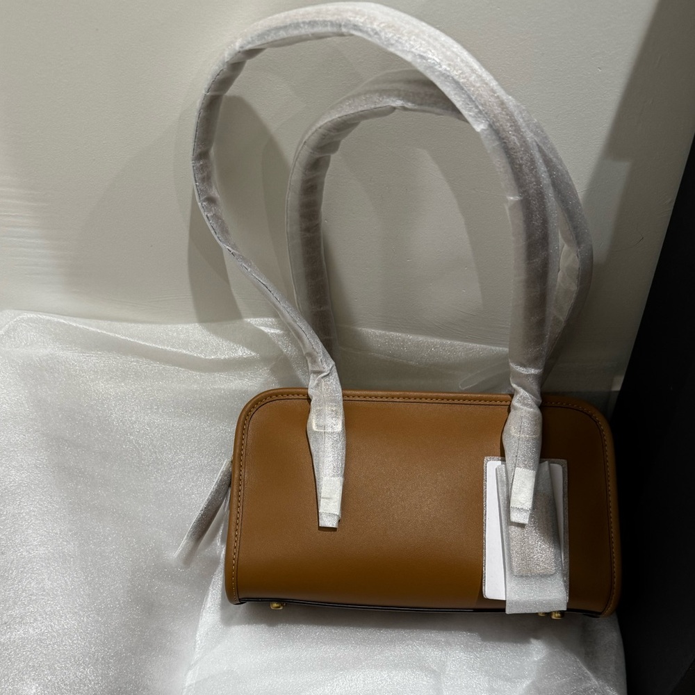 NEW Coach swing zip small leather shoulder bag brown